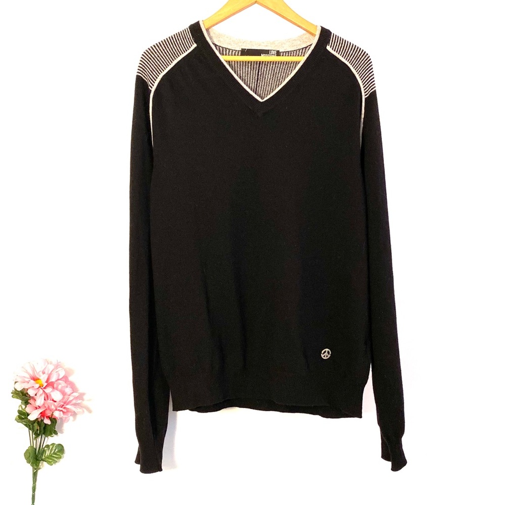 🆕 LOVE MOSCHINO V Neck Sweater